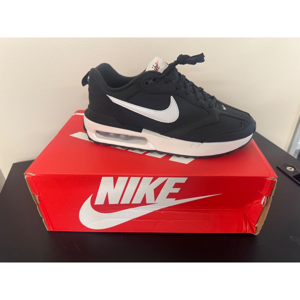 Nike Womens Air Max Dawn Black Summit White Sneakers DC4068-001 Size 8.5